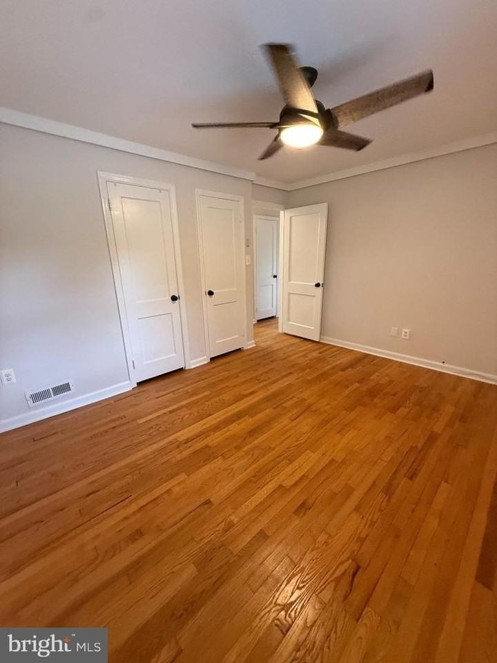 7915 Fairfax Rd - Photo 6 of 19