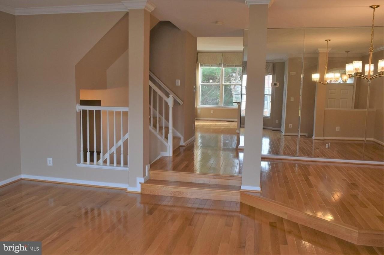 8933 Royal Astor Way - Photo 7 of 50