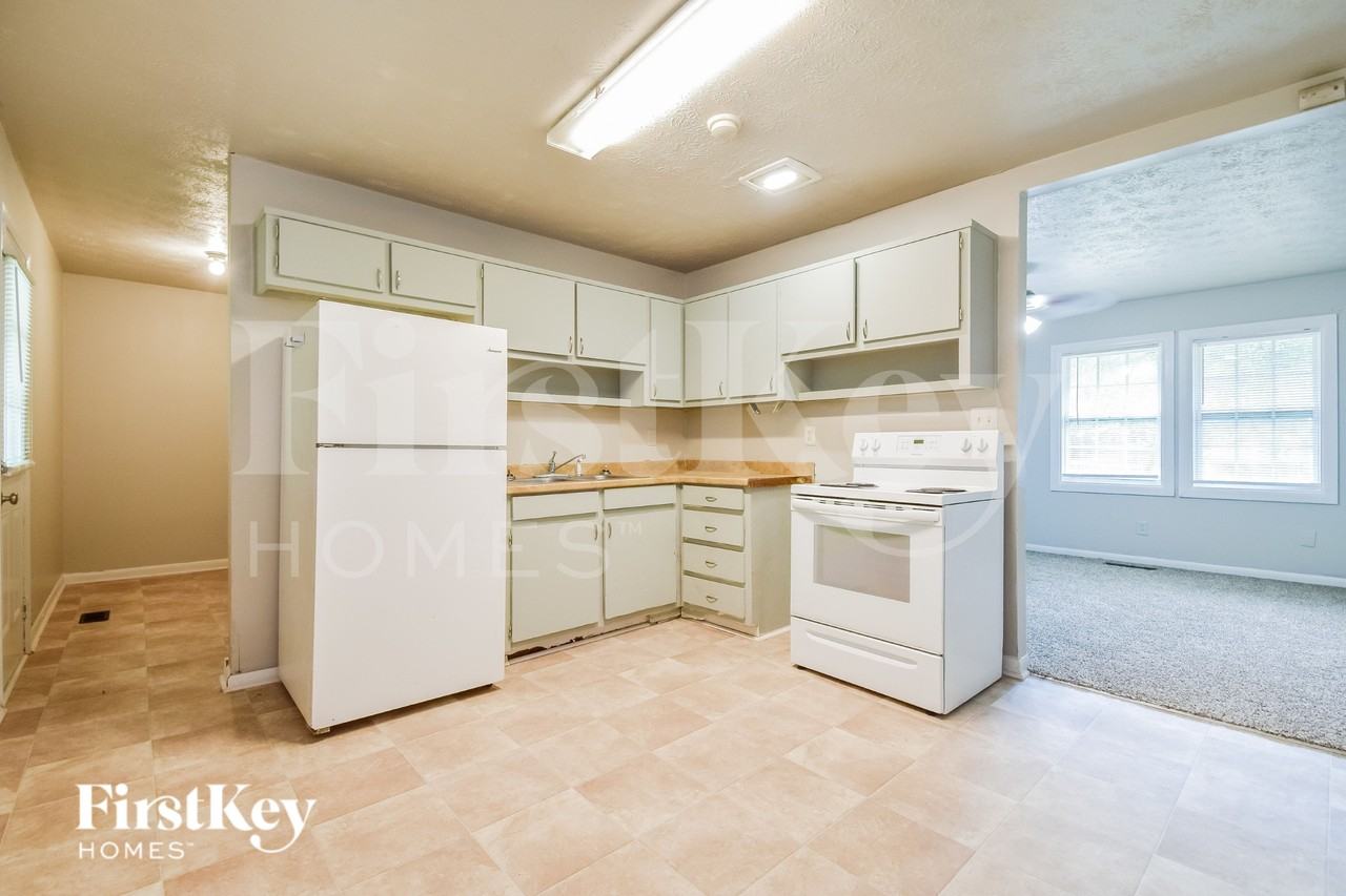 8277 Dunellen Ln - Photo 6 of 17