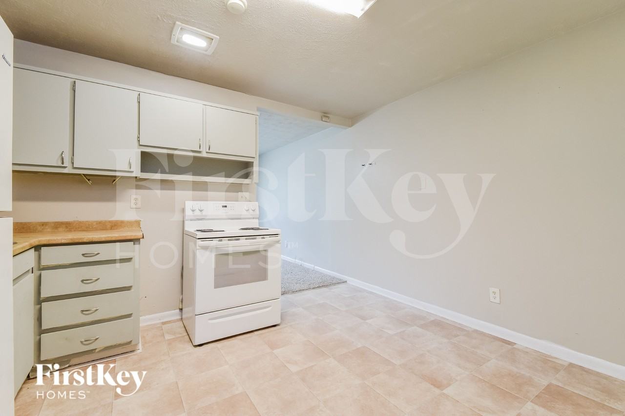 8277 Dunellen Ln - Photo 7 of 17