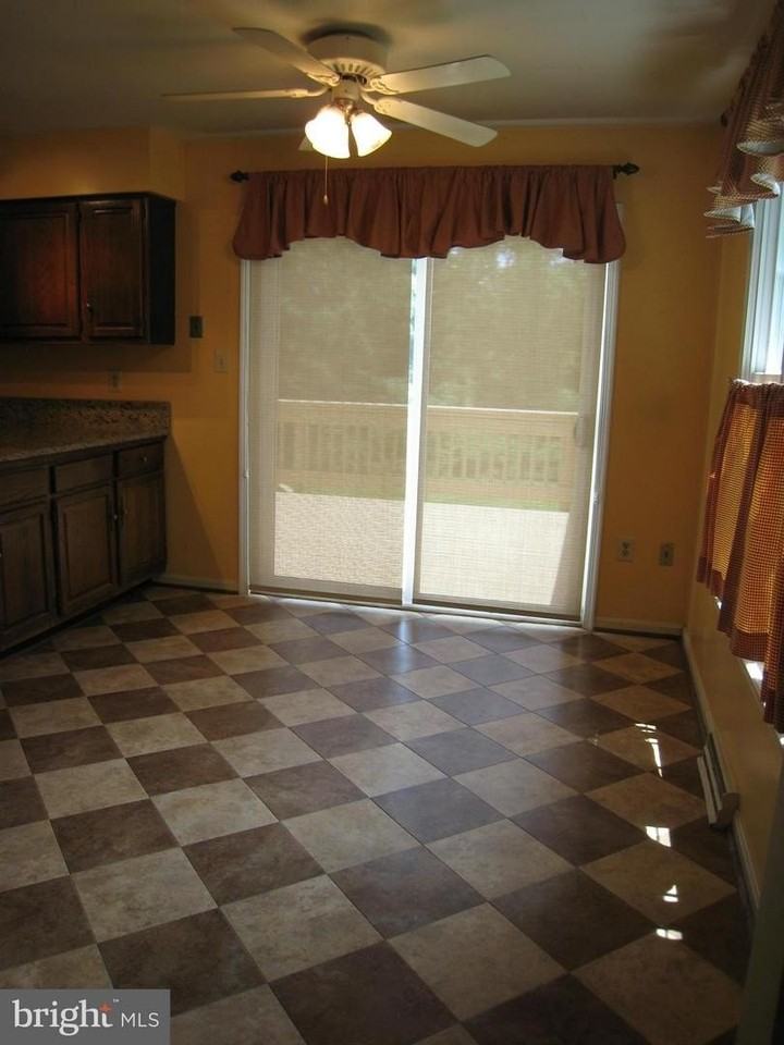 4535 Sawgrass Ct - Photo 5 of 14