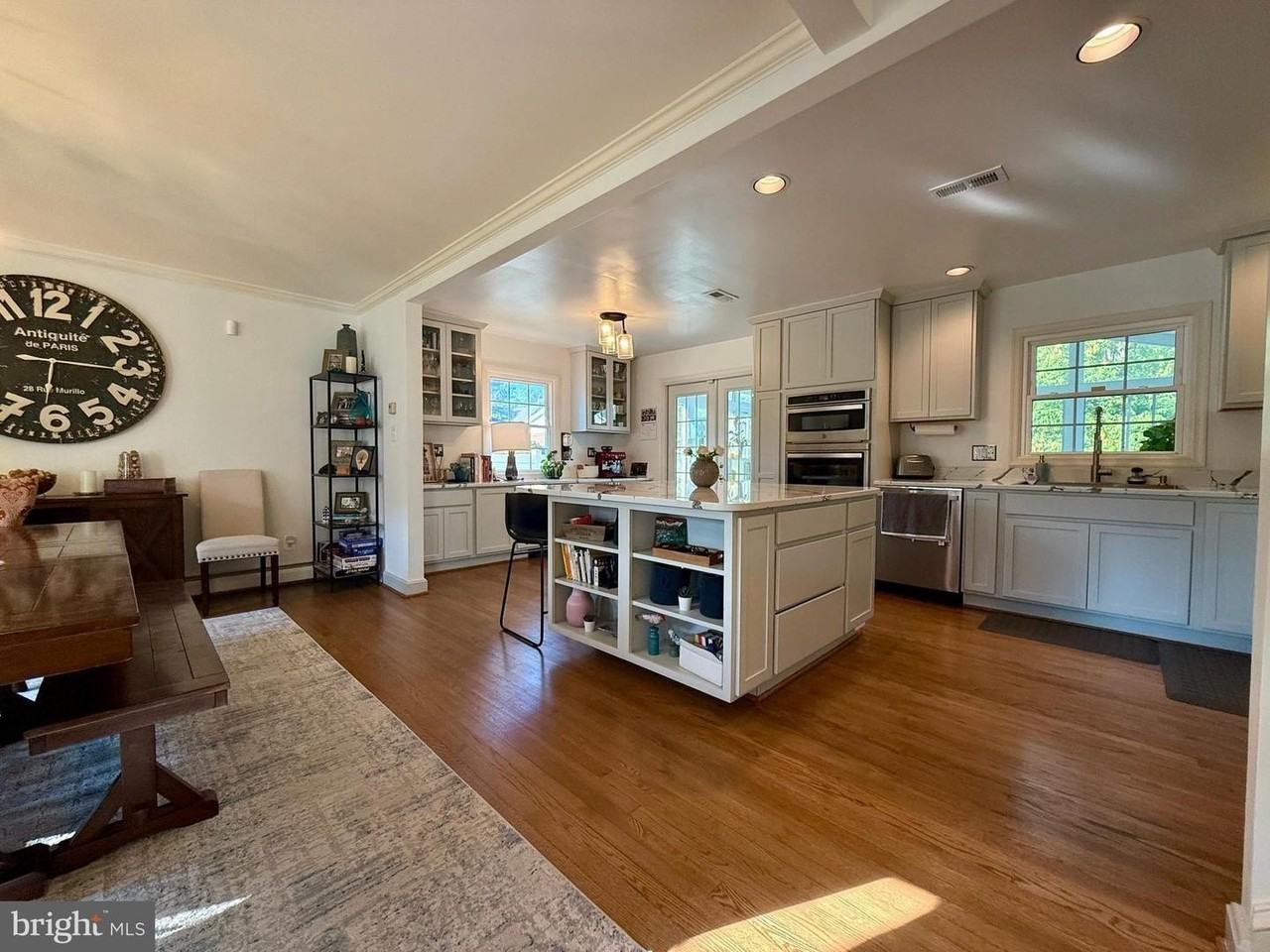 2223 Great Falls St - Photo 3 of 44