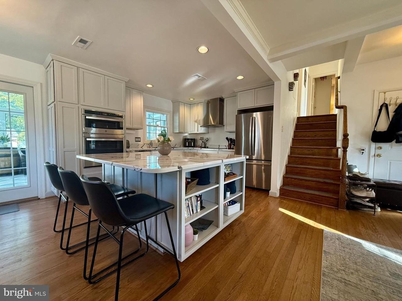 2223 Great Falls St - Photo 6 of 44