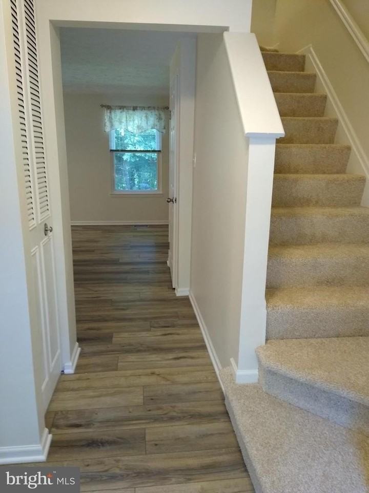 11013 Barton Hill Ct - Photo 7 of 35