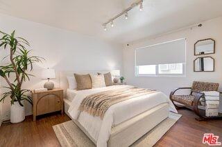 1337 Berkeley St #7 - Photo 6 of 8