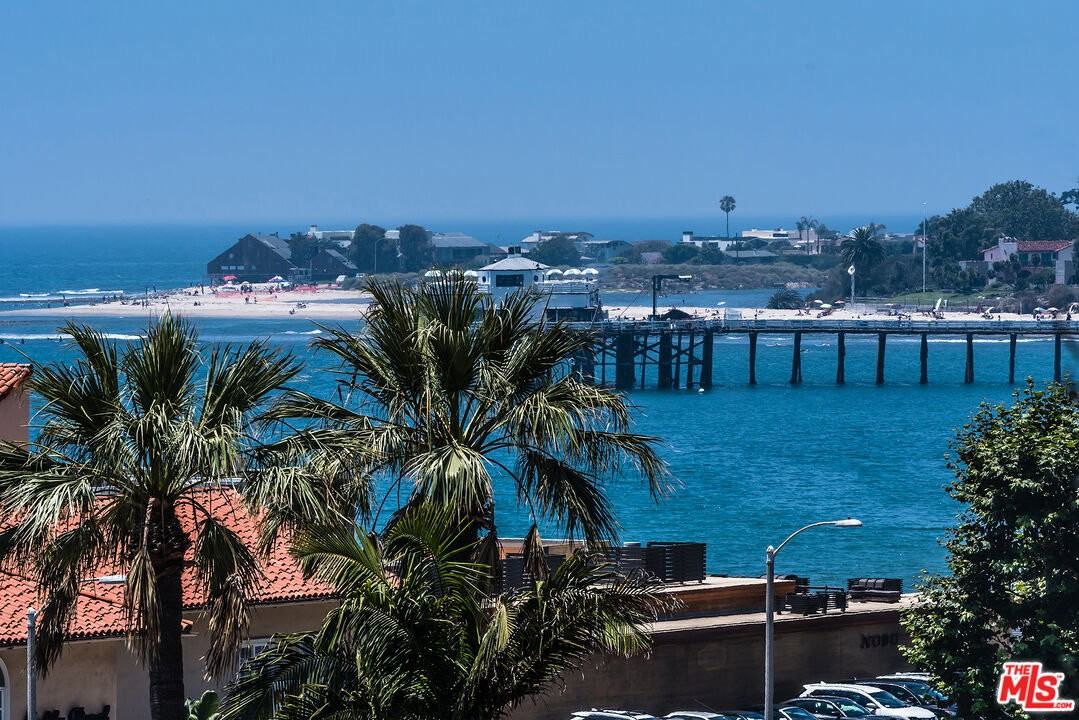 22607 Pacific Coast Hwy - Photo 2 of 7