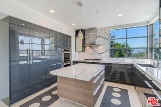 870 Haverford Ave #101 - Photo 4 of 7