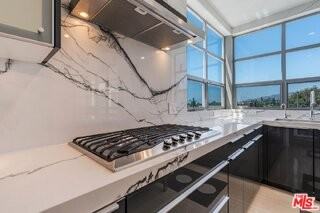 870 Haverford Ave #101 - Photo 5 of 7
