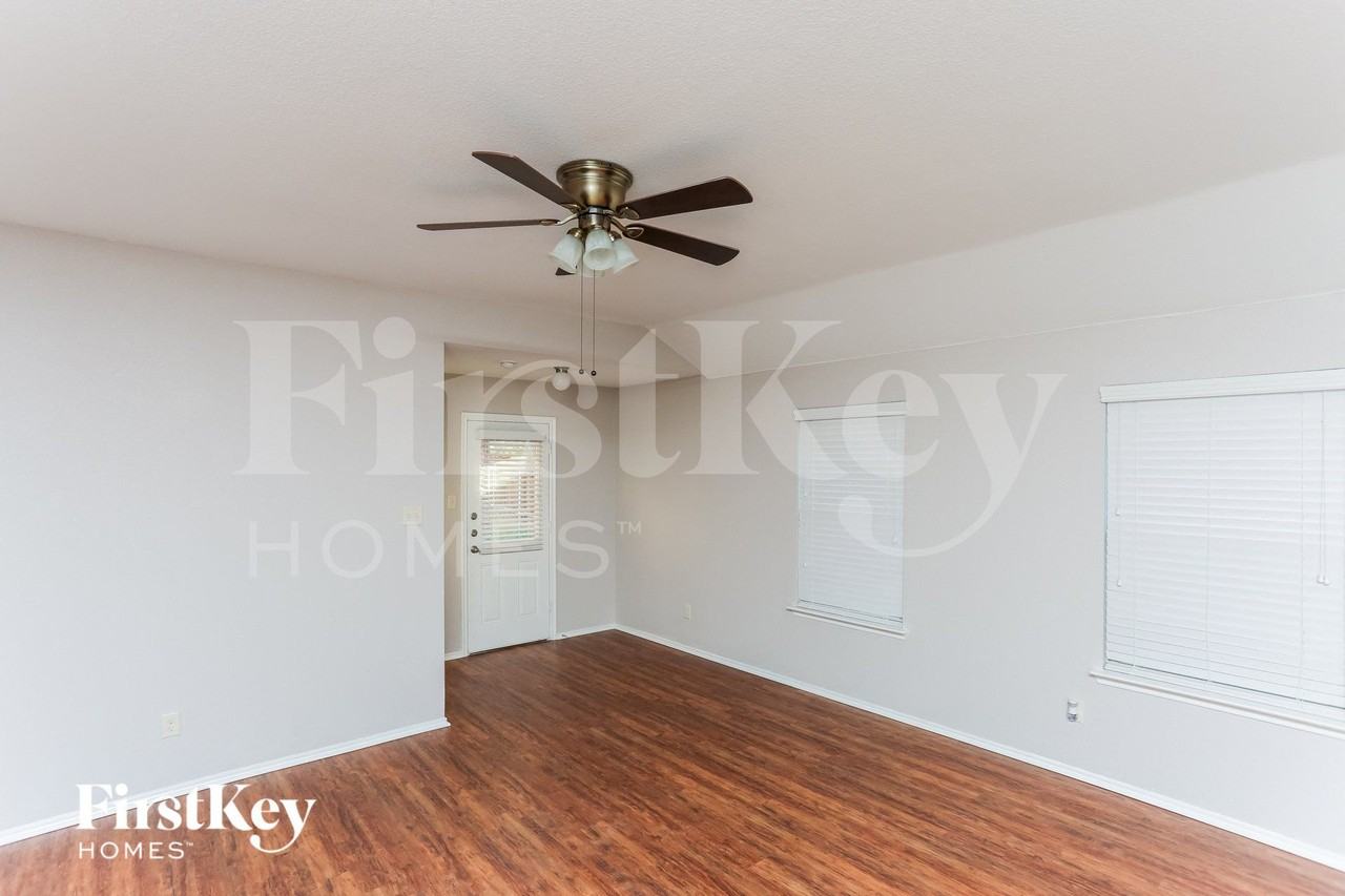 1221 Koto Wood Dr - Photo 2 of 15