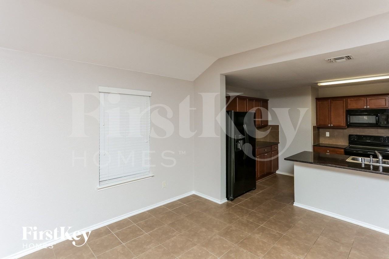 1221 Koto Wood Dr - Photo 4 of 15