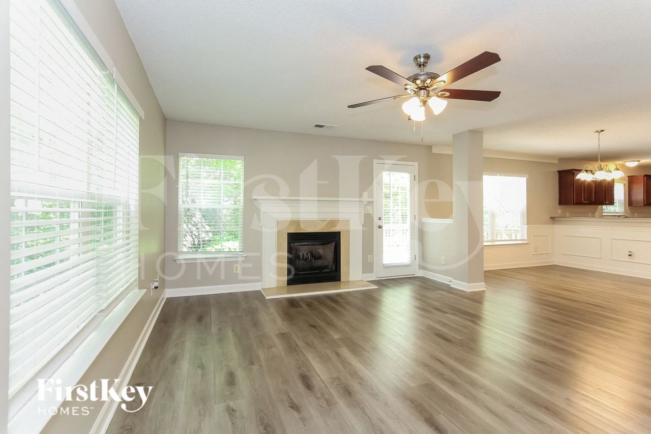 2217 Thorn Crest Dr - Photo 5 of 15