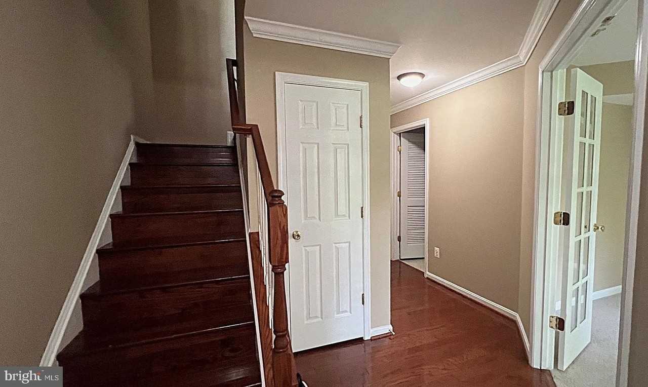 44314 Cornish Ln - Photo 2 of 41
