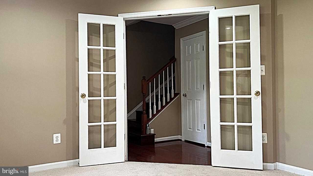 44314 Cornish Ln - Photo 6 of 41