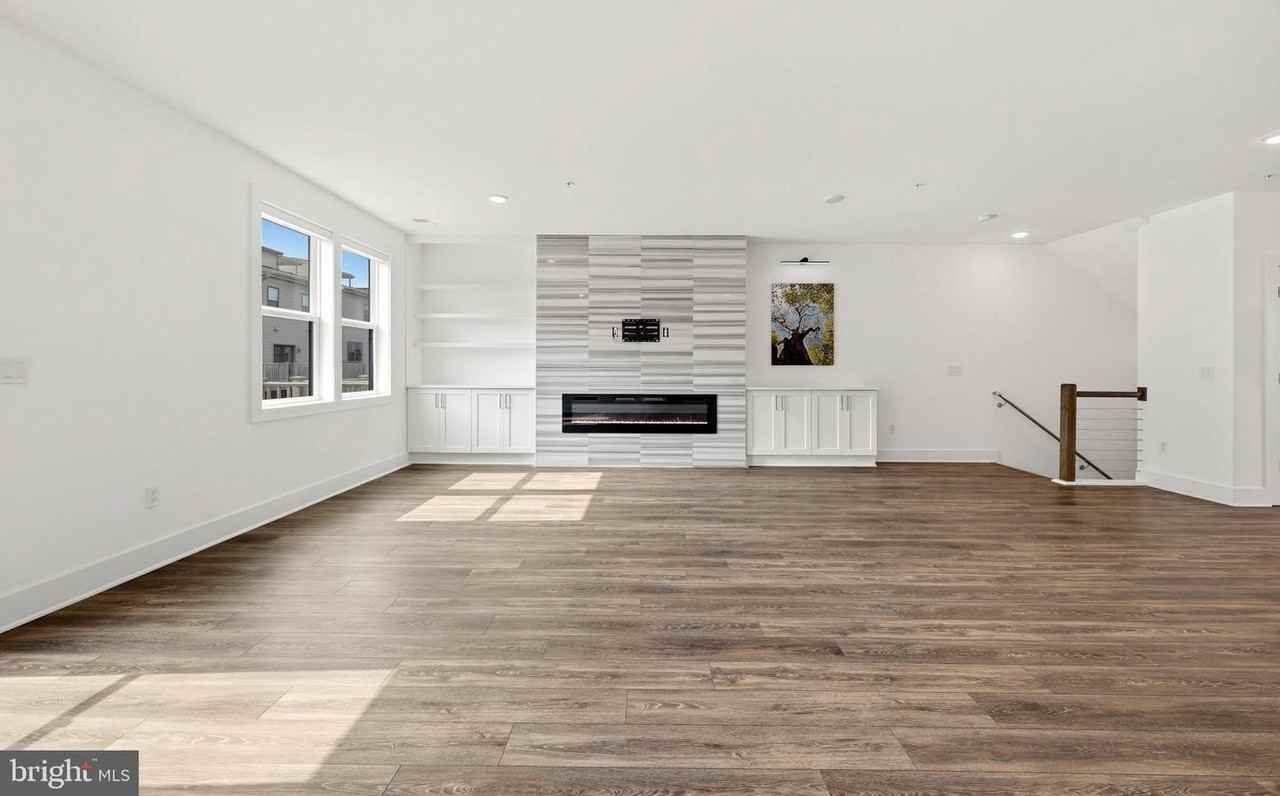 44824 Tiverton Sq - Photo 3 of 50