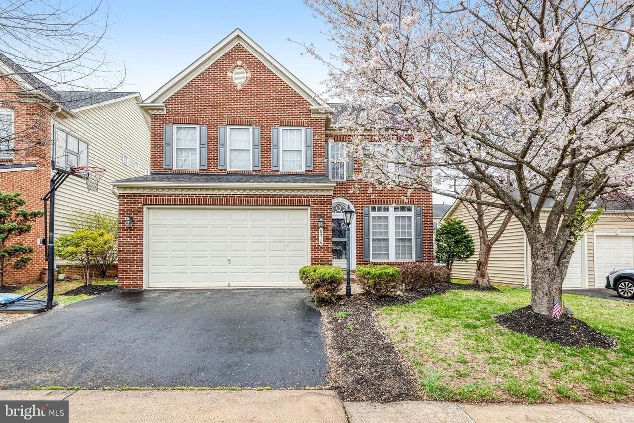 8416 Churchside Dr - Photo 4 of 50