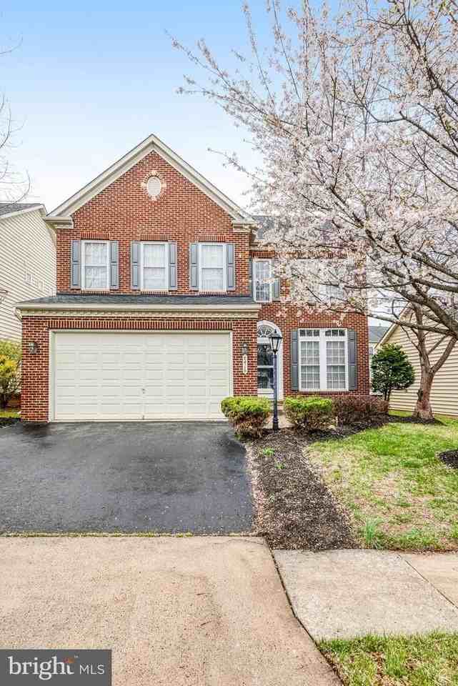 8416 Churchside Dr - Photo 6 of 50