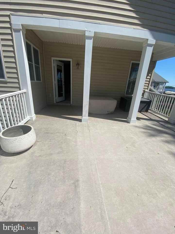 1101 Sea View Ave - Photo 7 of 27