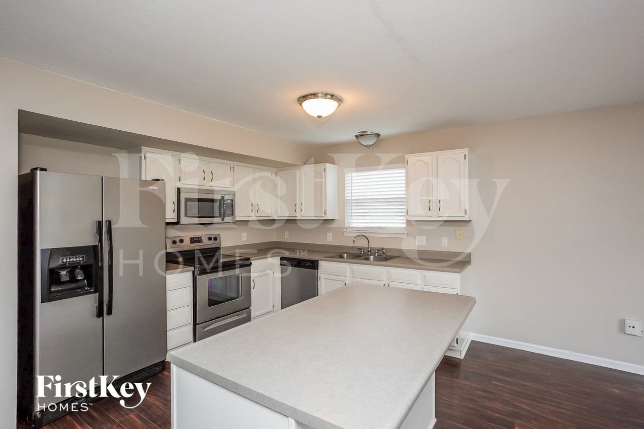 15391 Wandering Way - Photo 4 of 14