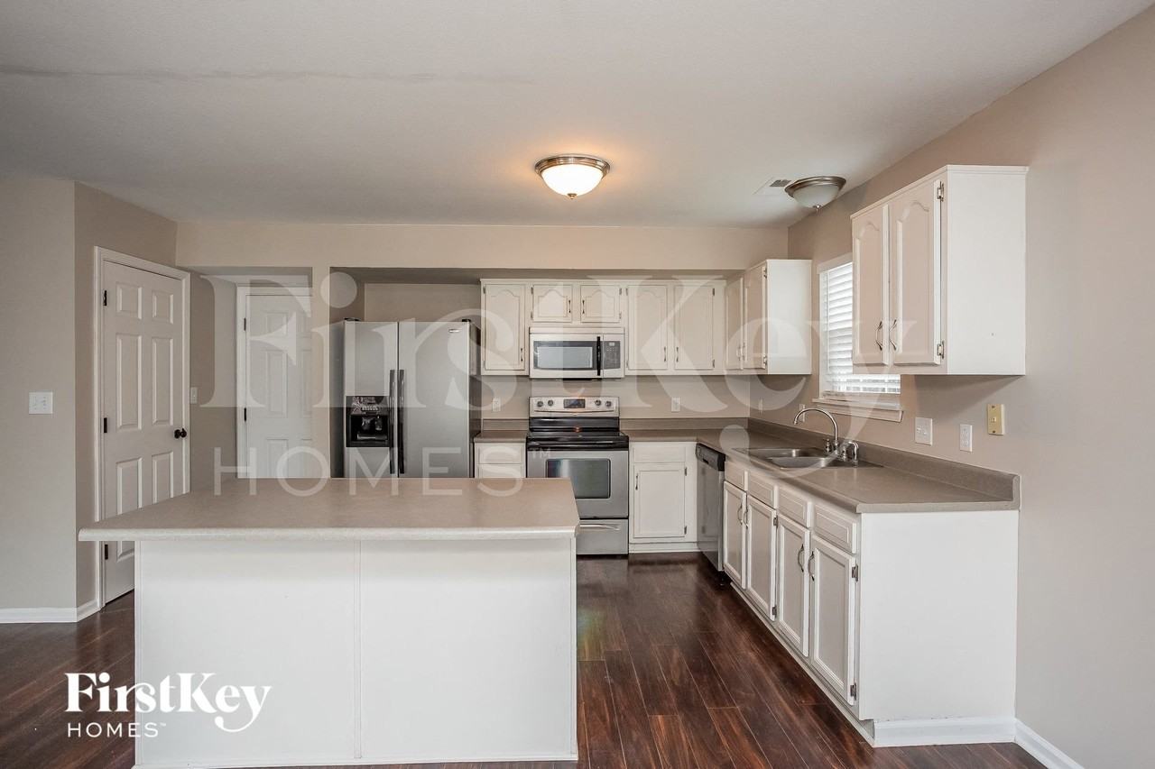 15391 Wandering Way - Photo 5 of 14