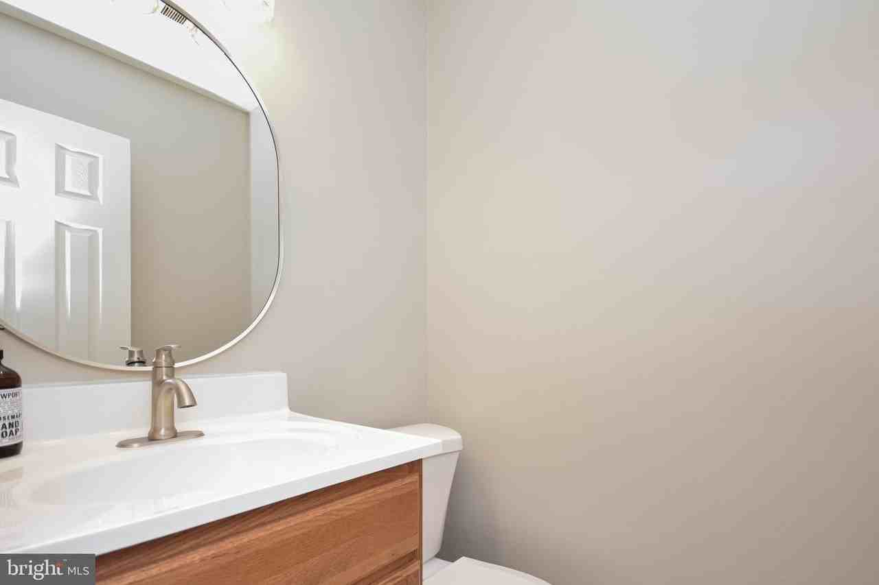 8853 Teakwood Ct - Photo 6 of 42