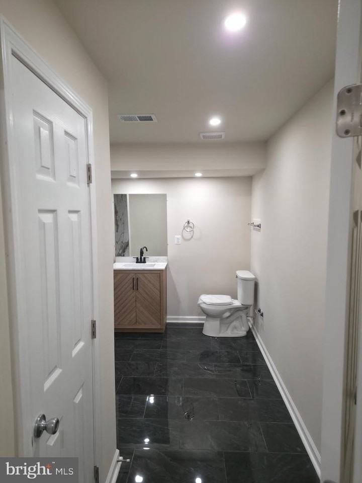 407 Apricot St - Photo 4 of 4
