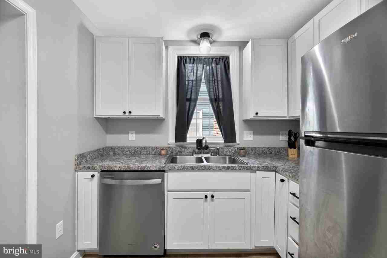 621 Patterson Ave - Photo 7 of 24