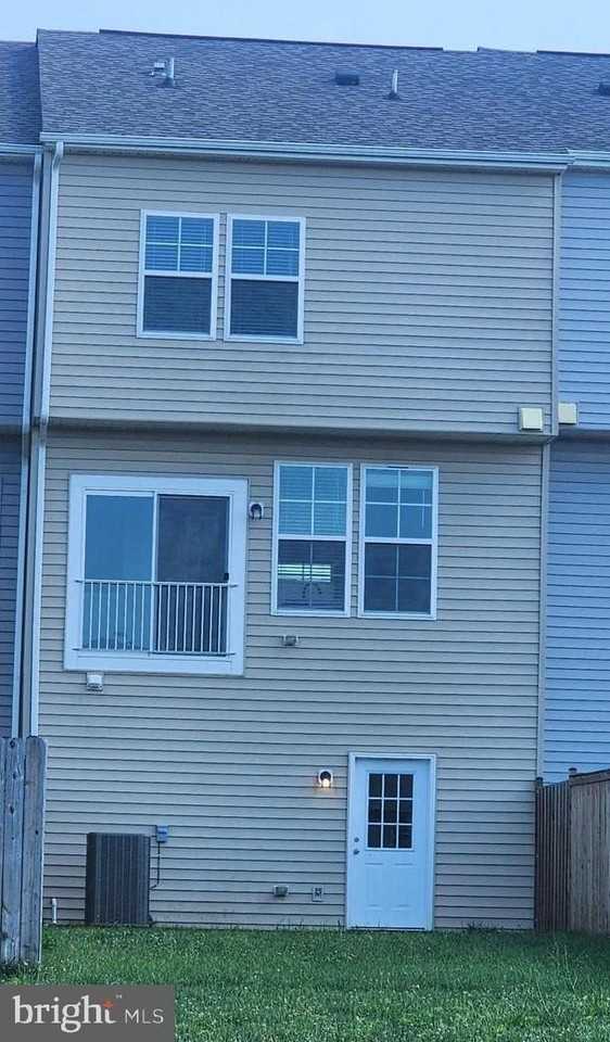 26 Kirby Ct - Photo 2 of 20