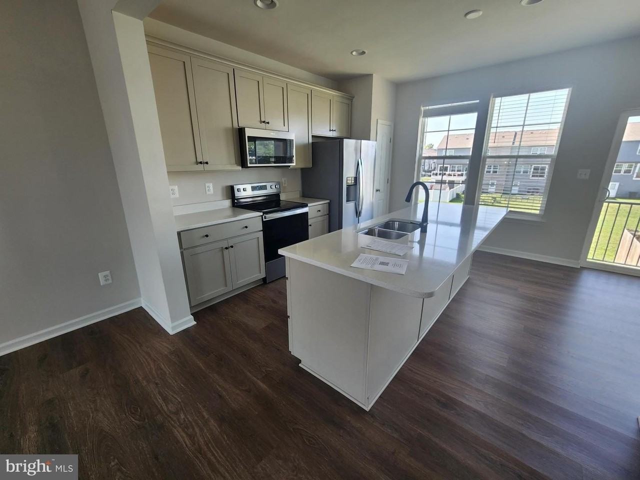 26 Kirby Ct - Photo 6 of 20