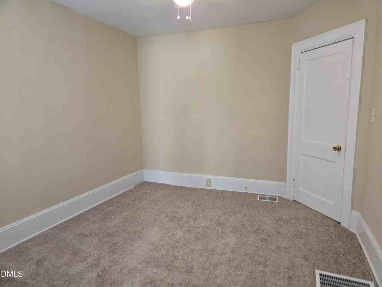 205 N Smithfield Rd - Photo 5 of 14