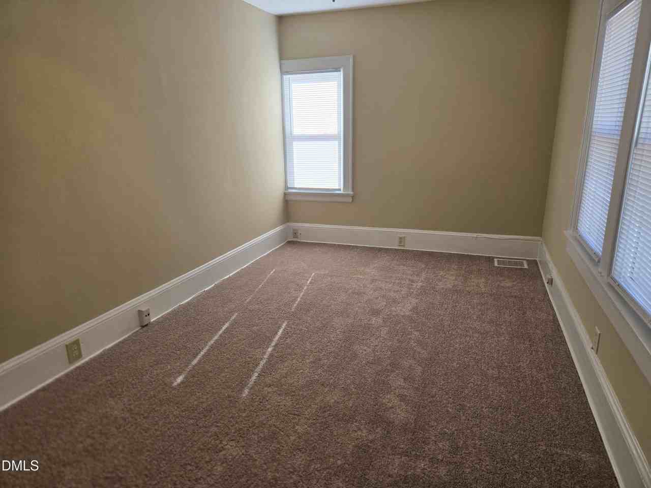 205 N Smithfield Rd - Photo 6 of 14