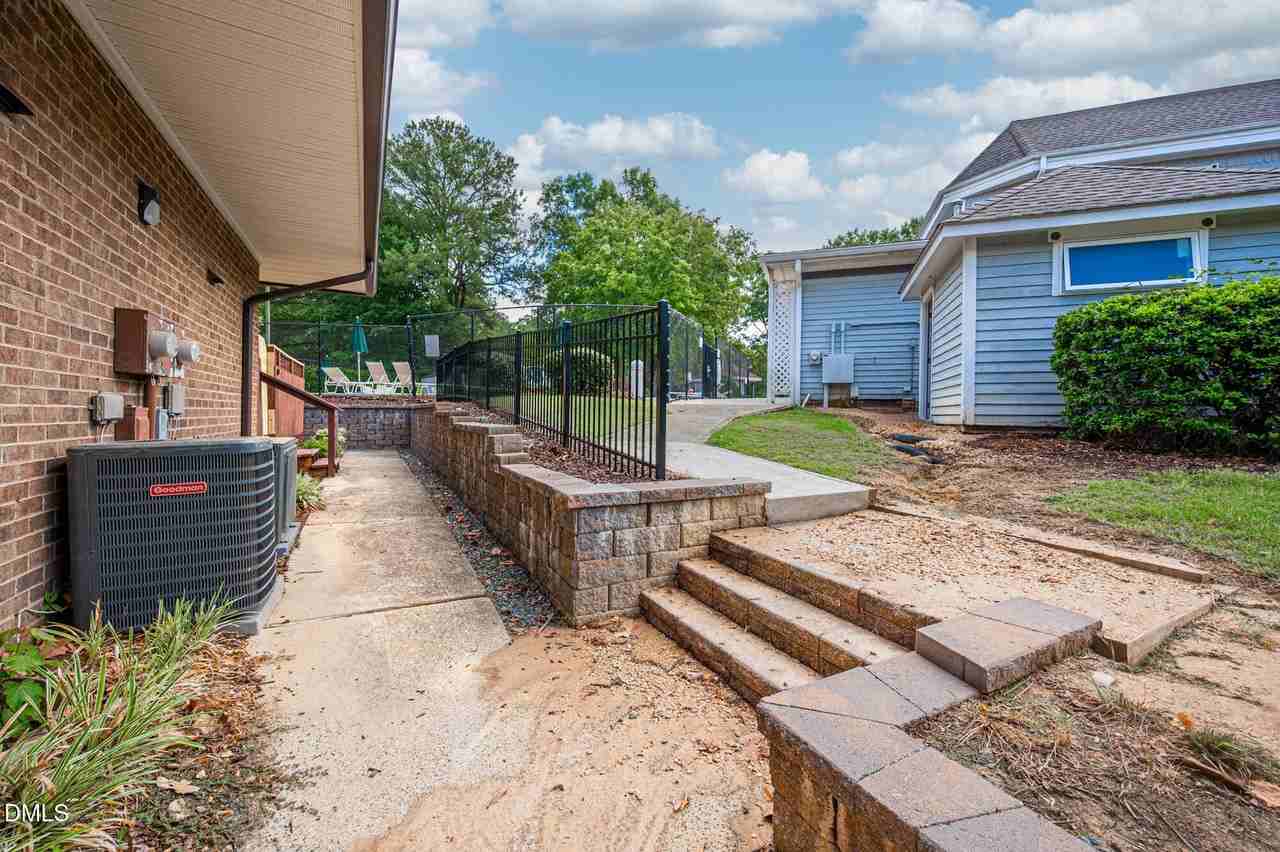 107 Finley Forest Dr - Photo 6 of 50