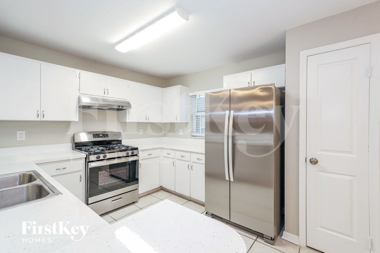 28807 Skyglade Pl - Photo 7 of 16