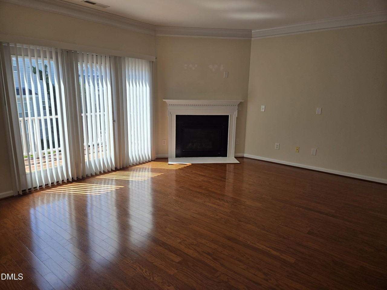 329 Kinellan Ln - Photo 3 of 27