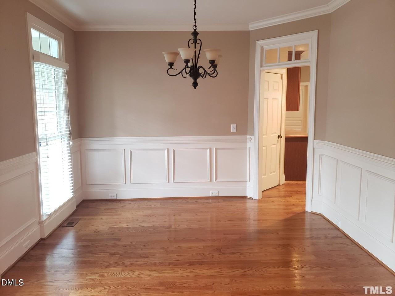 381 Carolina Oaks Ave - Photo 3 of 16