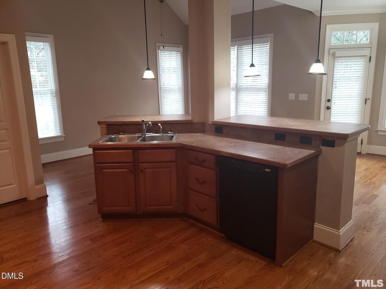381 Carolina Oaks Ave - Photo 6 of 16