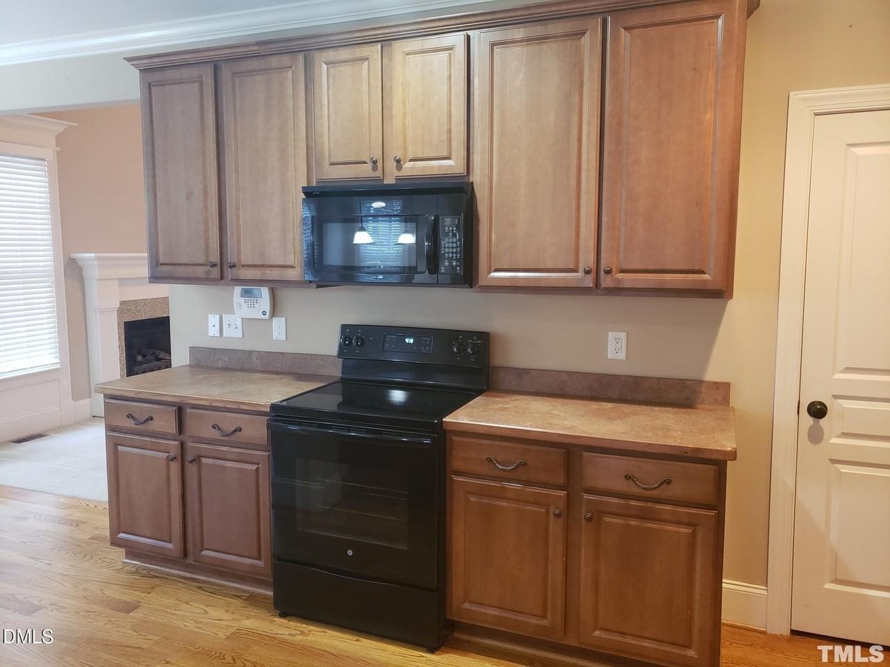 381 Carolina Oaks Ave - Photo 7 of 16