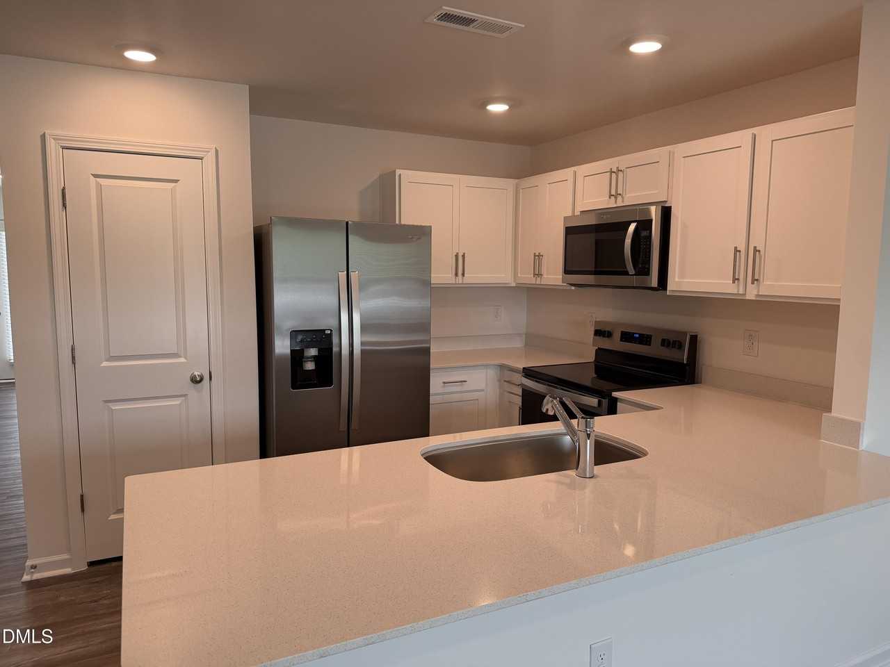 275 Rusling Leaf Dr - Photo 3 of 18