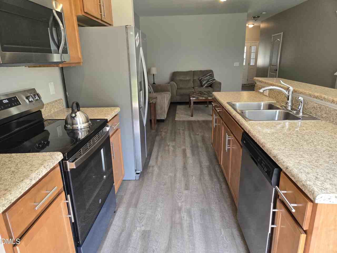 72 E Grove Point Dr - Photo 4 of 17