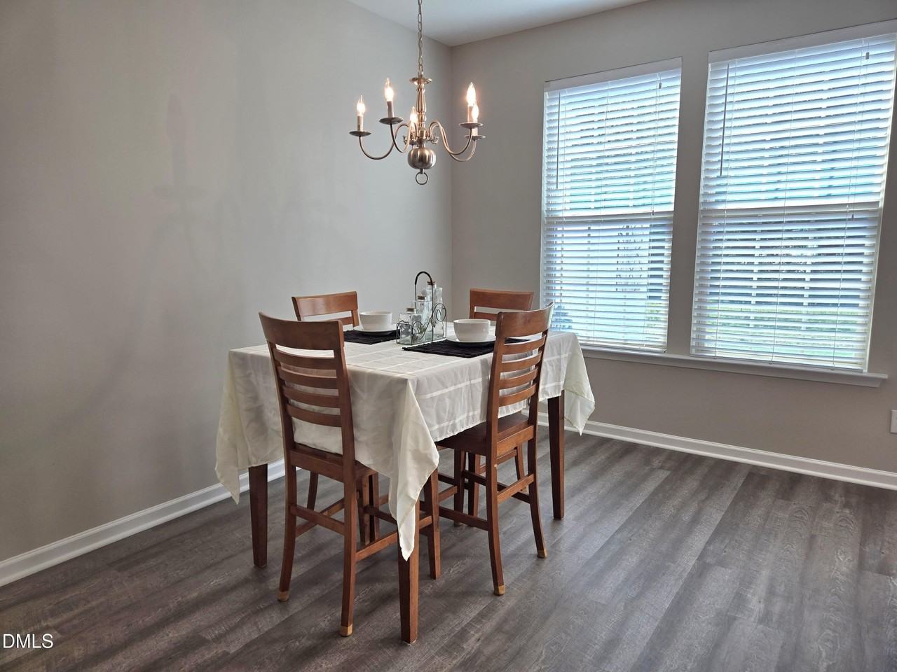 72 E Grove Point Dr - Photo 5 of 17