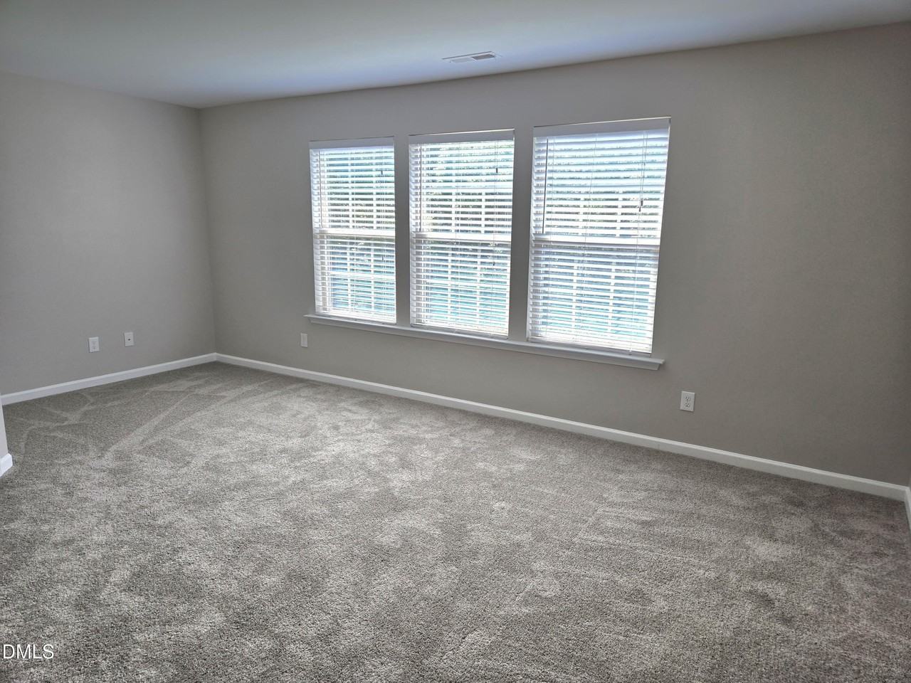 72 E Grove Point Dr - Photo 7 of 17