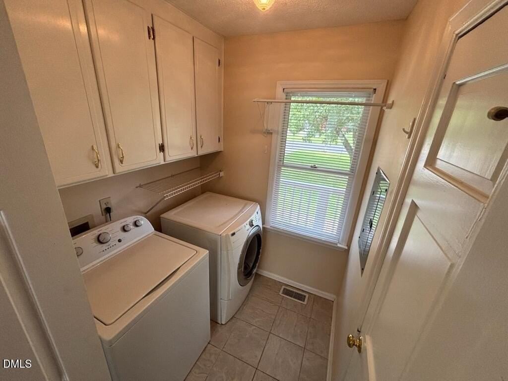 2325 Stephanie Ln - Photo 4 of 20
