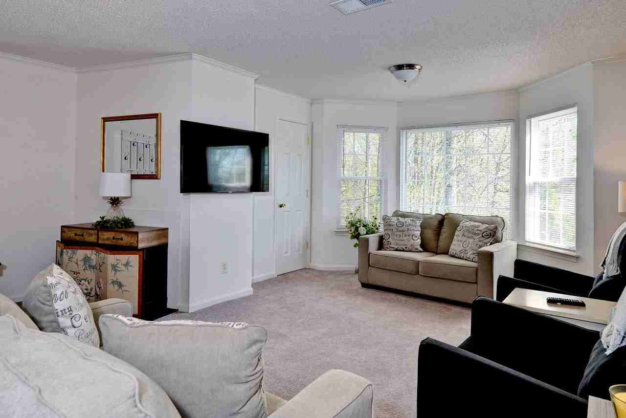 109 Stratford Dr - Photo 5 of 24