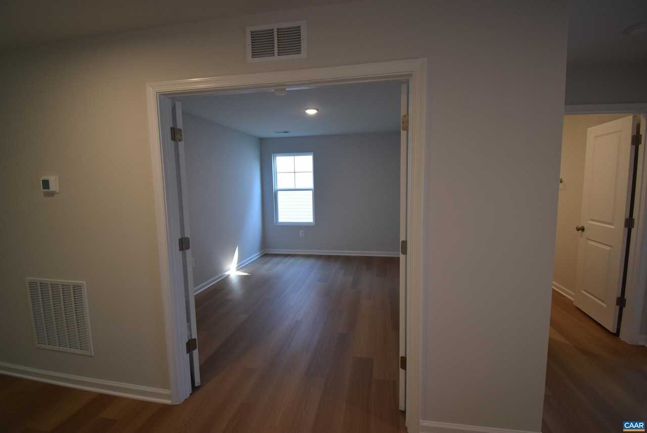 335 Horse Path Dr - Photo 6 of 27