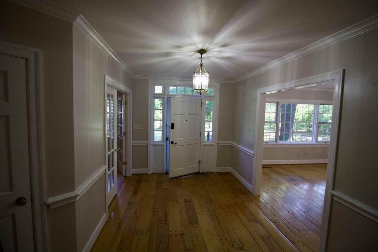 1502 Electric Rd - Photo 2 of 28