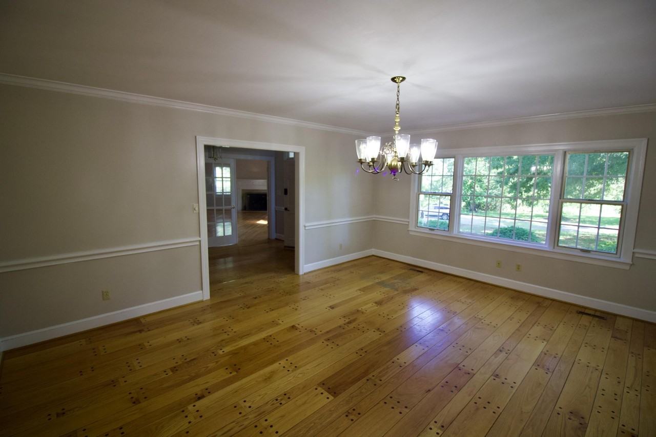 1502 Electric Rd - Photo 5 of 28