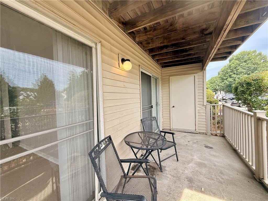 512 Thorncliff Dr - Photo 2 of 18