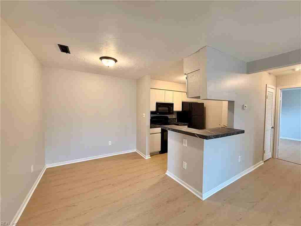 512 Thorncliff Dr - Photo 6 of 18