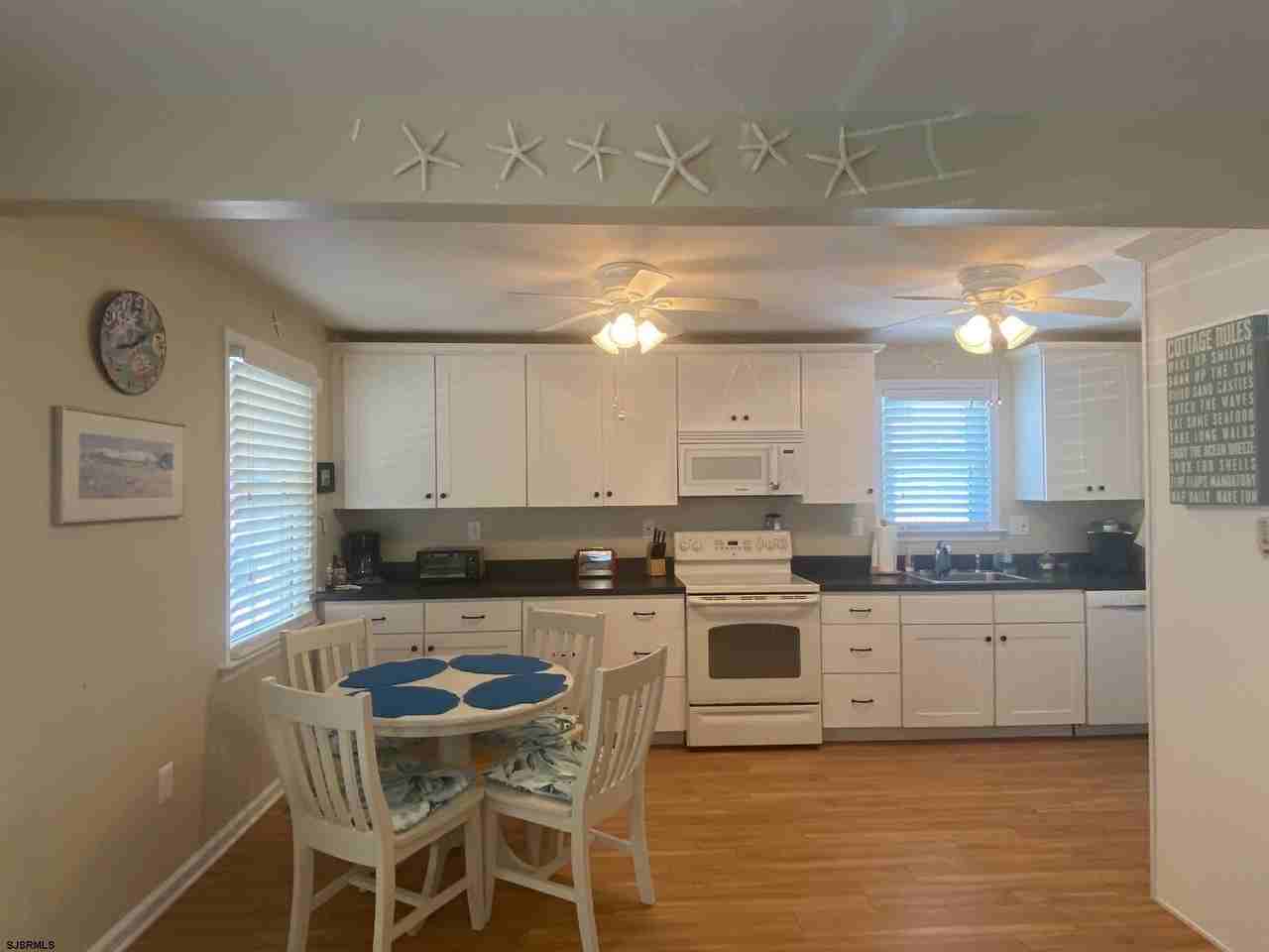 135 N Woodcrest Ave - Photo 3 of 14