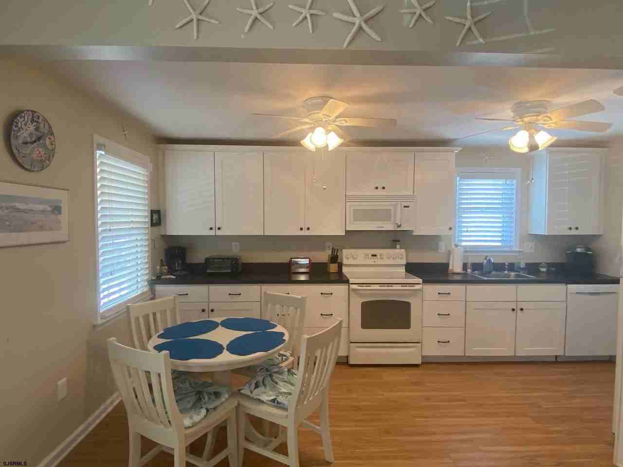 135 N Woodcrest Ave - Photo 4 of 14