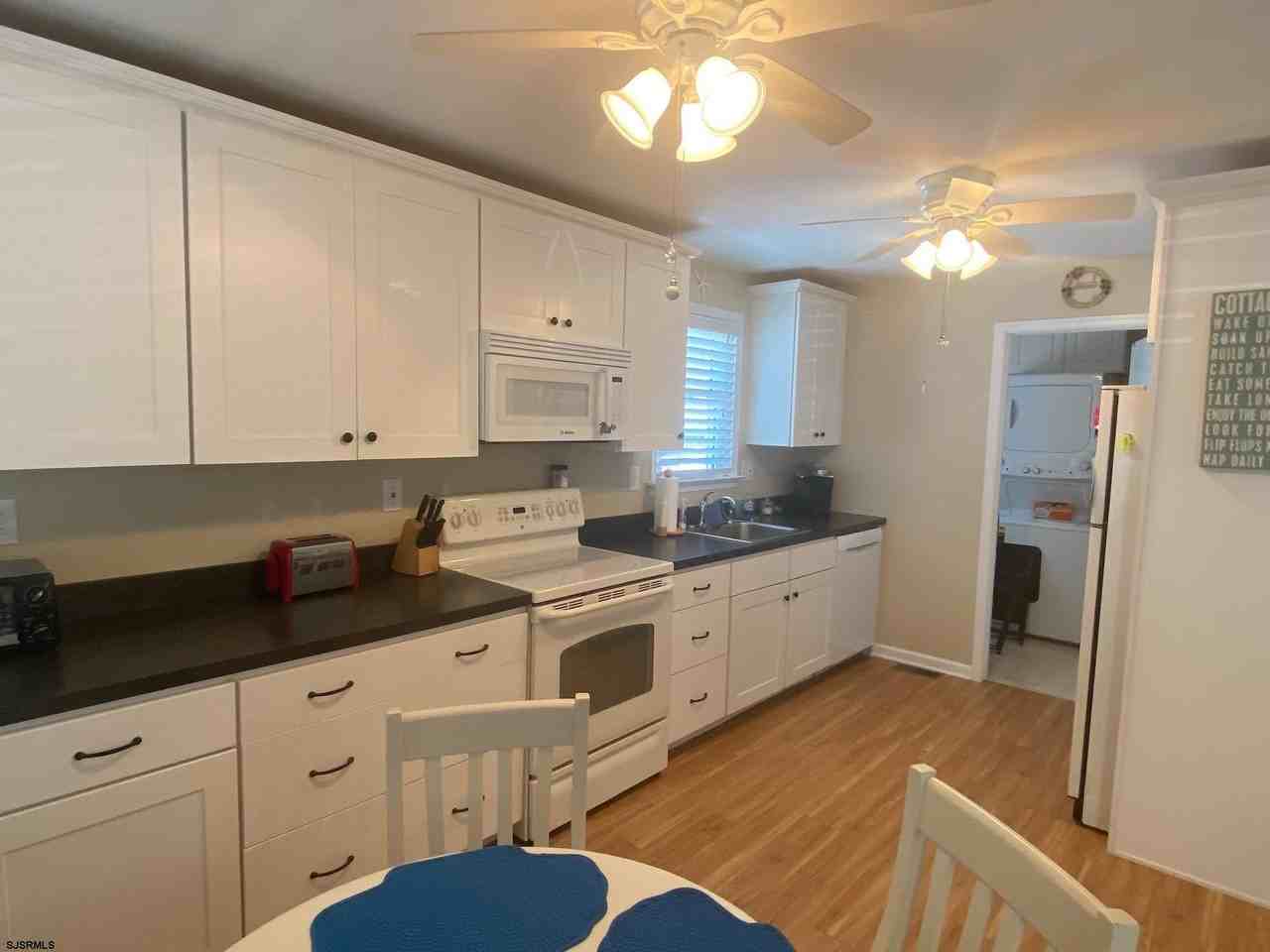 135 N Woodcrest Ave - Photo 5 of 14
